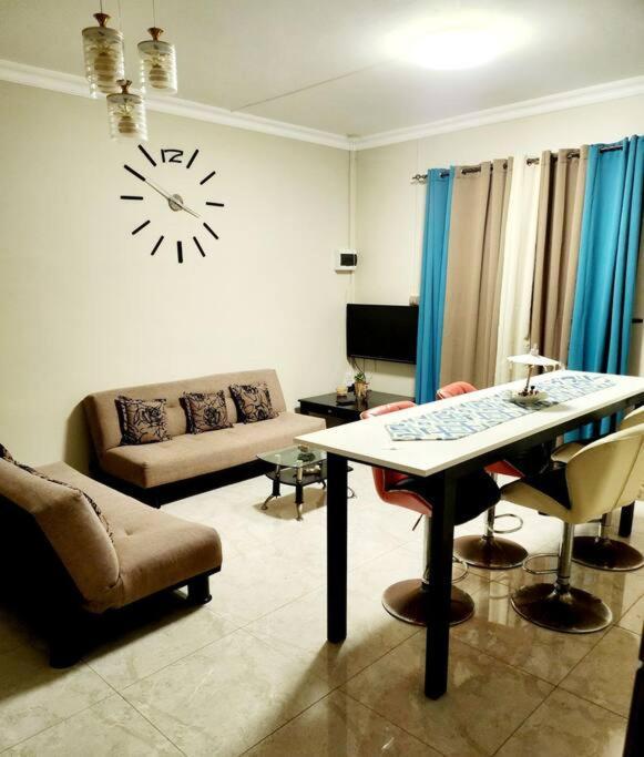Kot Nu - Beach Themed Apartment - 3 Mins Walk From The Sea Flic-en-Flacq Exteriör bild